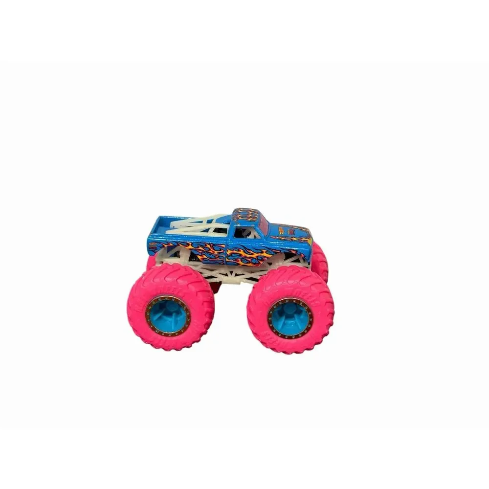 Hot Wheels Monster Jam Truck Pure Muscle Glow In The Dark 1:64 Diecast